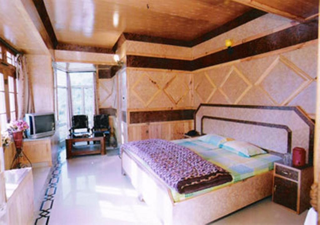 Hotel Arsh International Nainital Zimmer foto